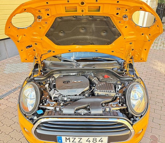 MINI One 9 of 18