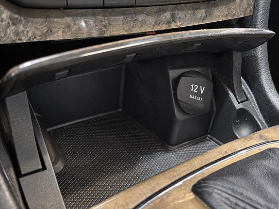 Mercedes-Benz E200 15 of 18