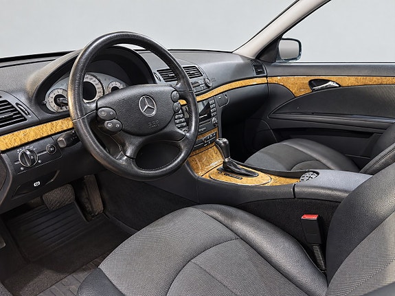 Mercedes-Benz E200 10 of 18