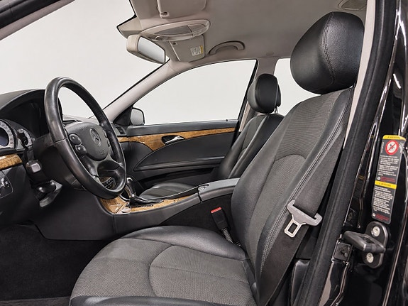 Mercedes-Benz E200 11 of 18