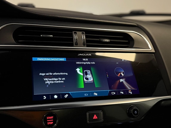 Jaguar I-PACE 18 of 30
