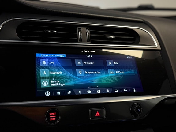 Jaguar I-PACE 16 of 30