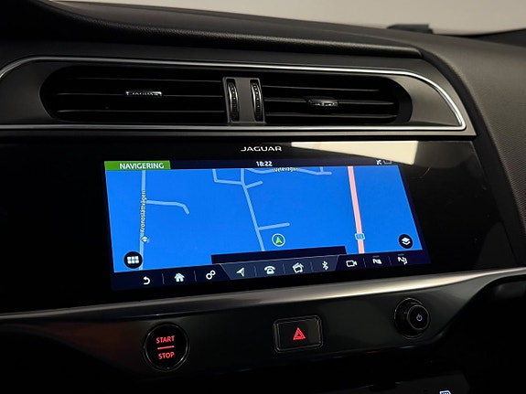Jaguar I-PACE 25 of 30