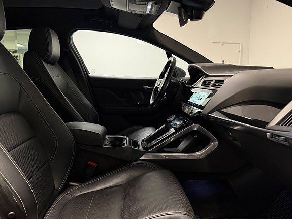 Jaguar I-PACE 19 of 30