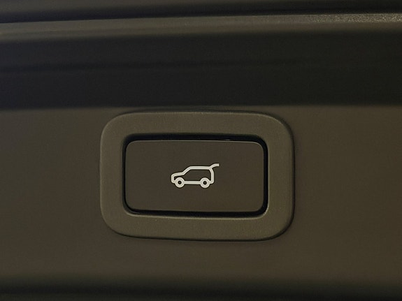 Jaguar I-PACE 28 of 30