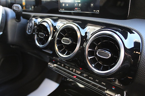 Mercedes-Benz A180 21 of 24