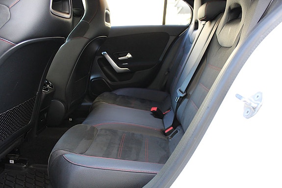 Mercedes-Benz A180 16 of 24