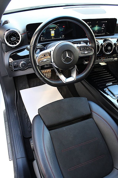 Mercedes-Benz A180 23 of 24