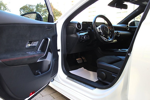 Mercedes-Benz A180 15 of 24