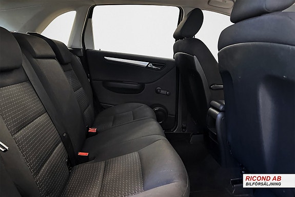 Mercedes-Benz B 180 12 of 12