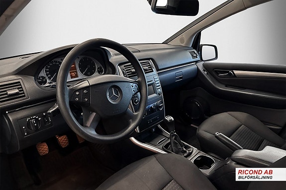 Mercedes-Benz B 180 11 of 12