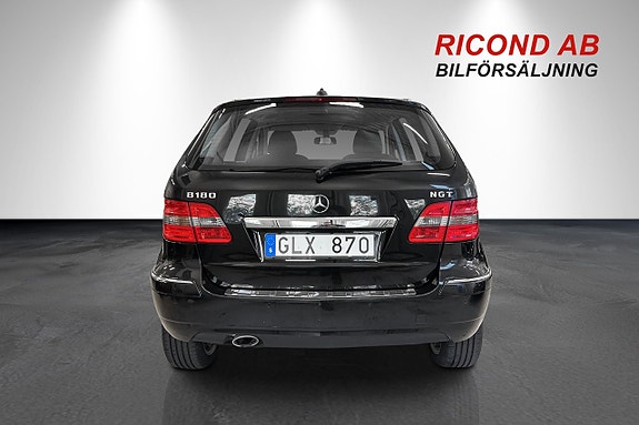 Mercedes-Benz B 180 4 of 12