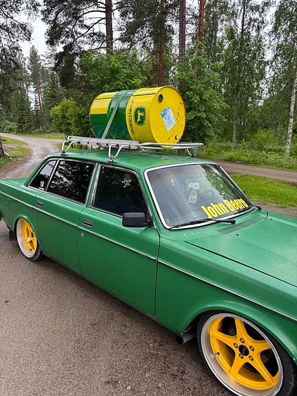 Volvo 244 4 of 9