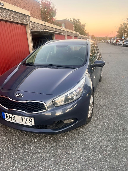 Kia Ceed 2 of 8