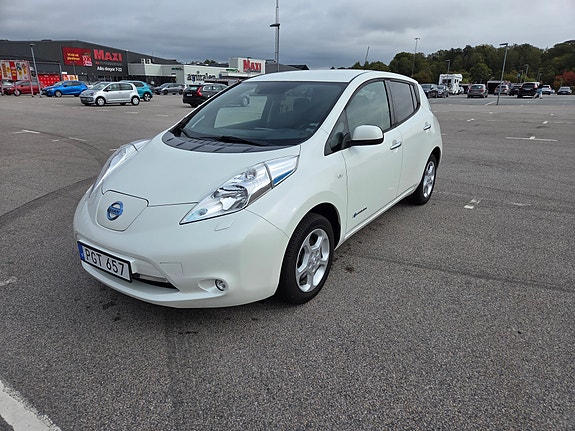 Nissan Leaf 2 of 6