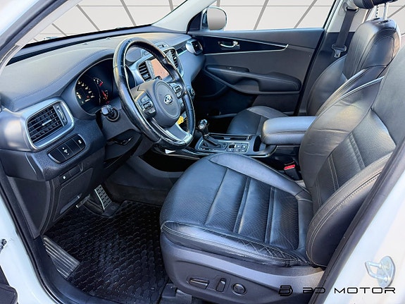 Kia Sorento 12 of 18