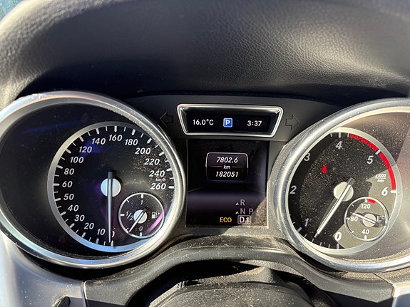 Mercedes-Benz ML350 2 of 18