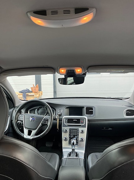 Volvo V60 5 of 9