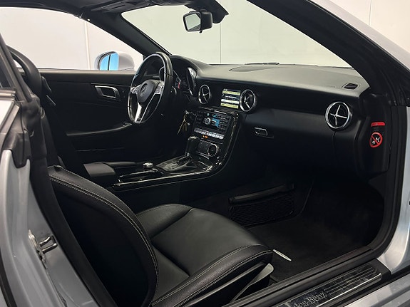 Mercedes-Benz SLK200 29 of 30