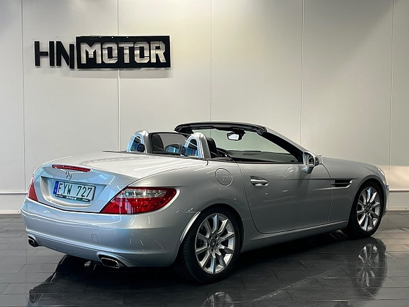 Mercedes-Benz SLK200 11 of 30