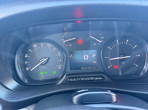 Peugeot Expert 8 of 9