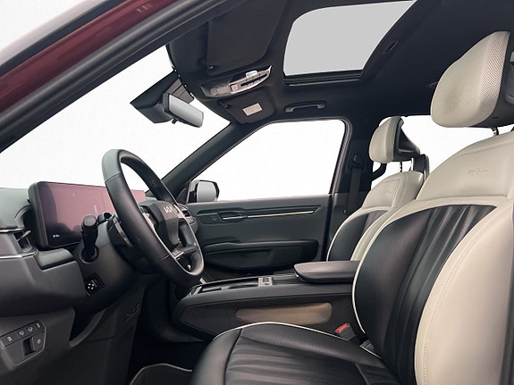 Kia EV9 14 of 30