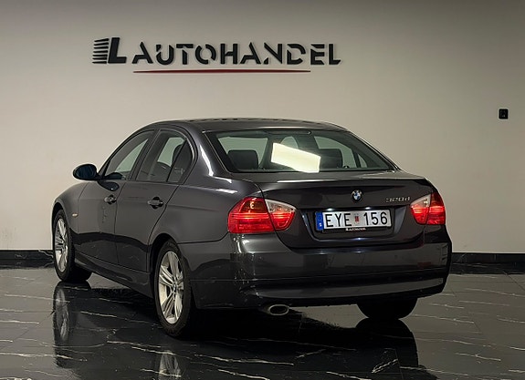 BMW 320d 4 of 17