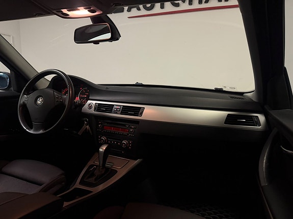 BMW 320d 9 of 17