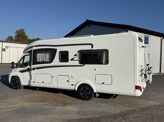 Hymer T 668 CL I Hydrauliska stödben I låga långbäddar 9 of 9