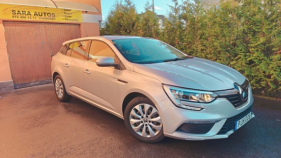 Renault Megane 27 of 27
