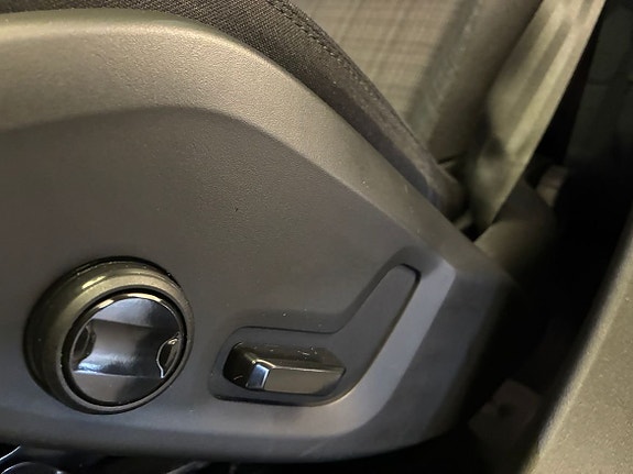 Volvo XC60 16 of 22