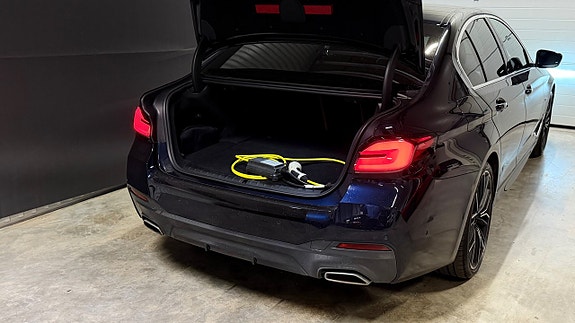 BMW 530e 13 of 30