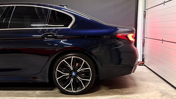 BMW 530e 8 of 30