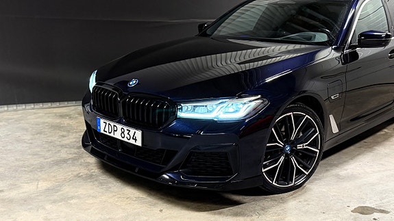 BMW 530e 2 of 30