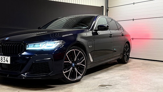 BMW 530e 3 of 30