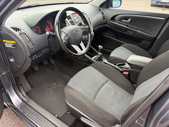 Kia Ceed 7 of 15