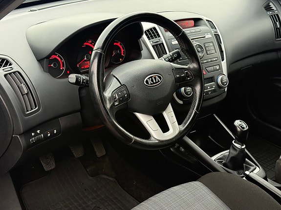 Kia Ceed 6 of 15