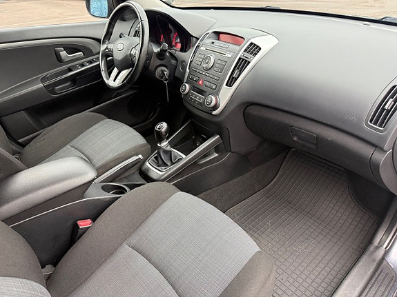 Kia Ceed 9 of 15