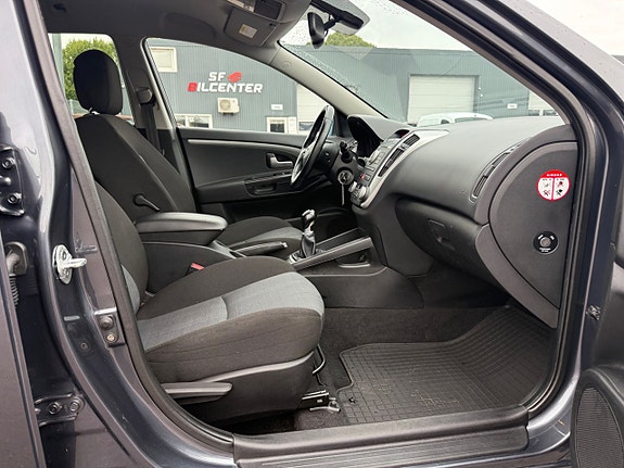 Kia Ceed 8 of 15