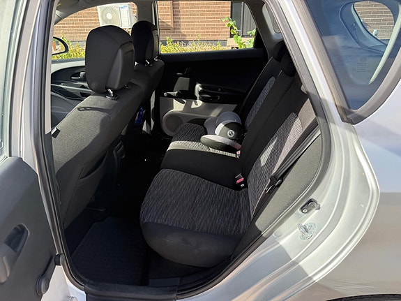 Kia Ceed 7 of 7