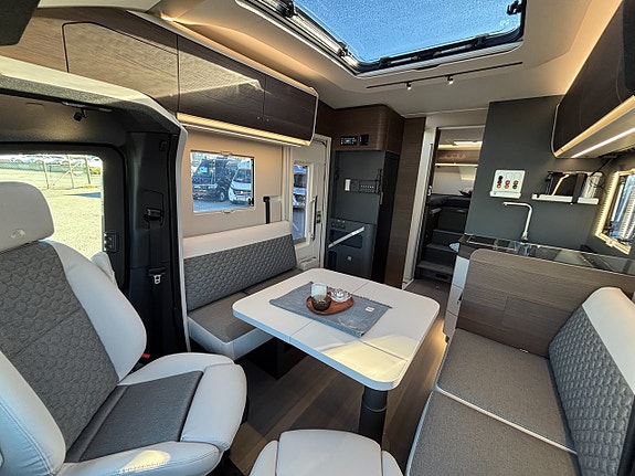 Adria Coral Supreme MB 670 DL Långbäddar - Face 2 Face - Alde - Mercedes - Härlig lyx 14 of 24
