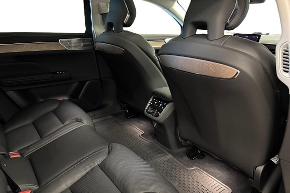 Volvo ES90 11 of 21