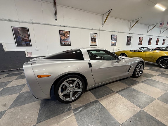 Chevrolet Corvette 11 of 29