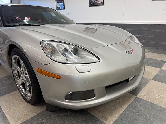 Chevrolet Corvette 18 of 29