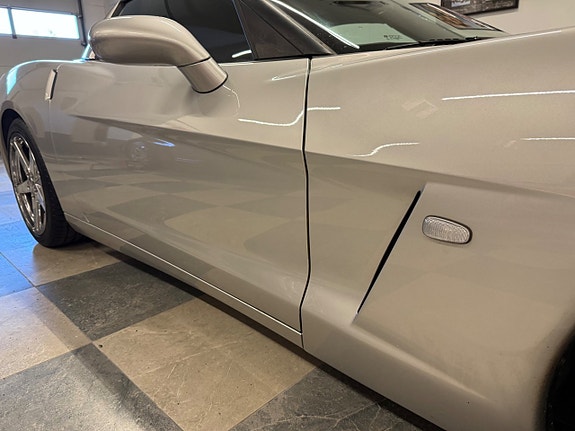 Chevrolet Corvette 13 of 29