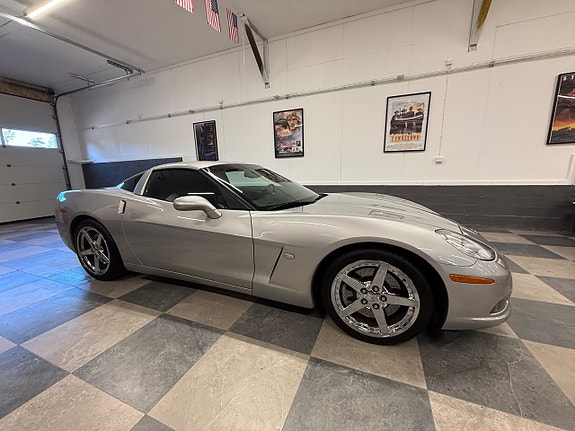 Chevrolet Corvette 2 of 29