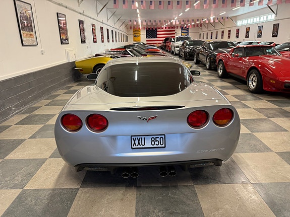 Chevrolet Corvette 9 of 29