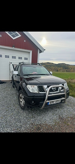 Nissan Navara 2 of 7