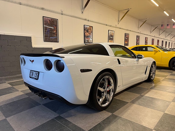 Chevrolet Corvette 10 of 28