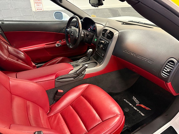 Chevrolet Corvette 27 of 28